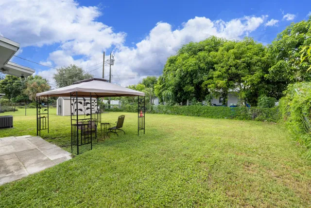 Residence photo 18