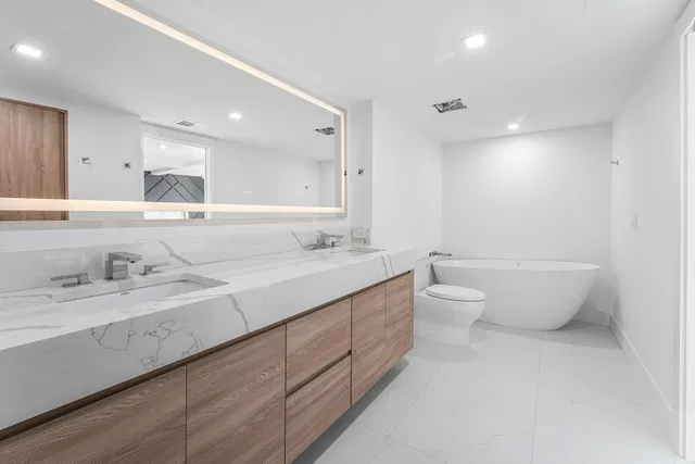Eastpointe Singer Island Unit 19D photo 19
