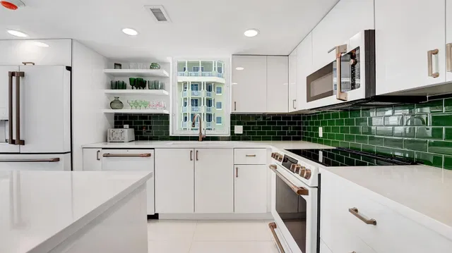 Eastpointe Singer Island Unit 6C photo 6