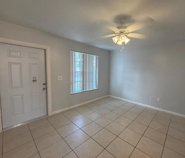 Residence photo 2