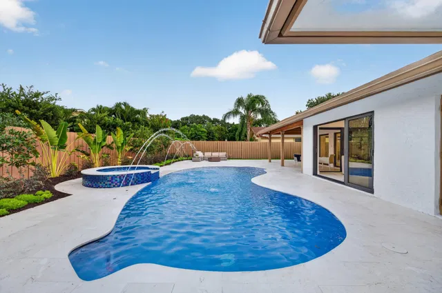 Residence photo 2