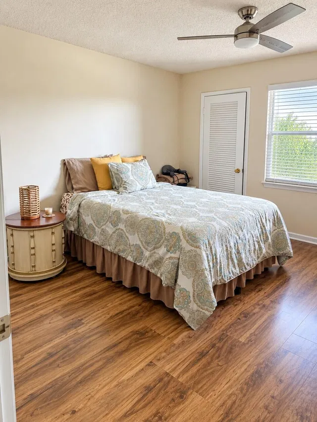 Unit 3004 photo 13