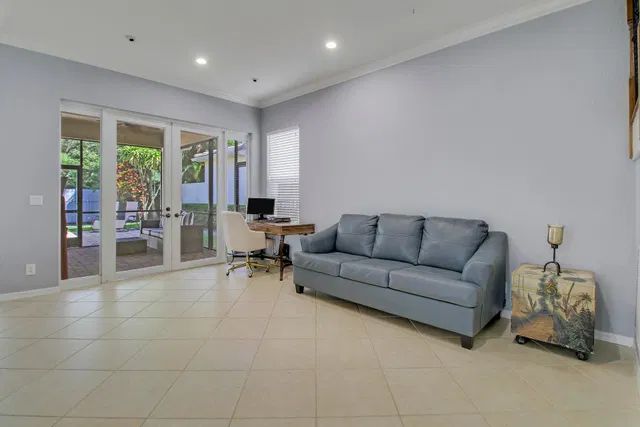 Residence photo 6