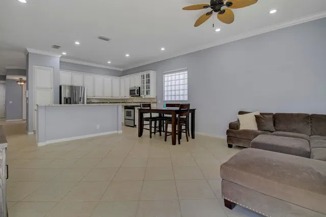 Residence photo 14