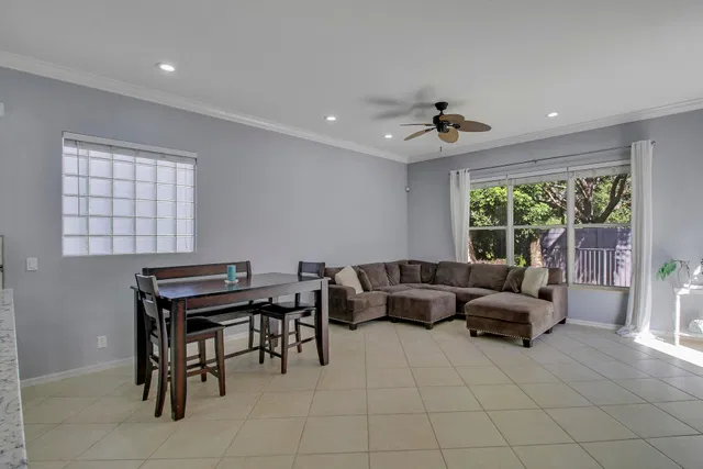 Residence photo 15