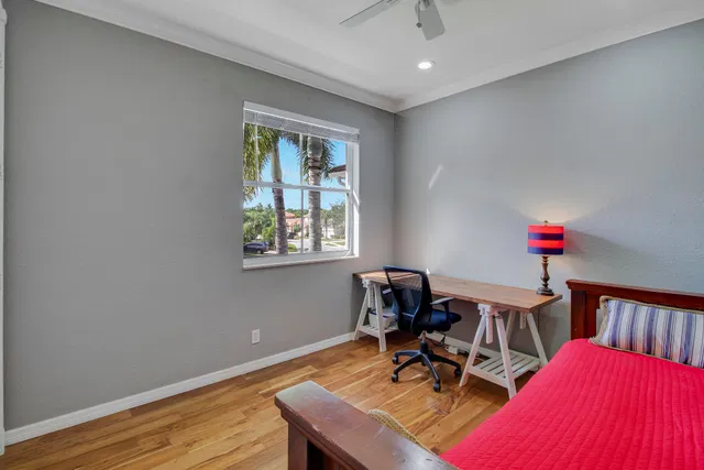Residence photo 30