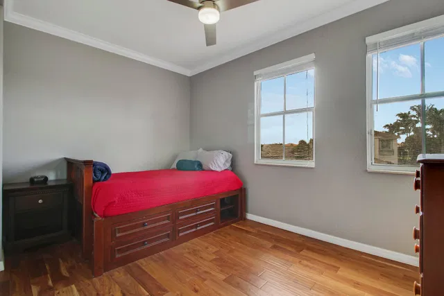 Residence photo 32