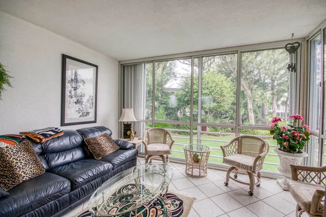 Singer Island Unit 11 photo 4