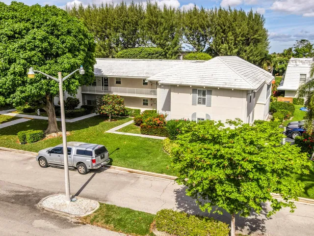Singer Island Unit 11 photo 16