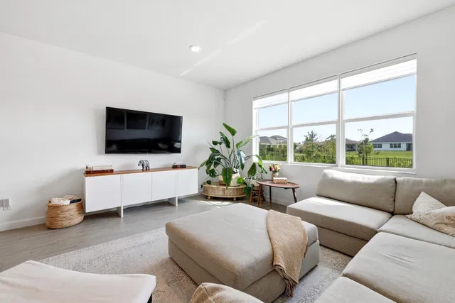  Residence photo 6