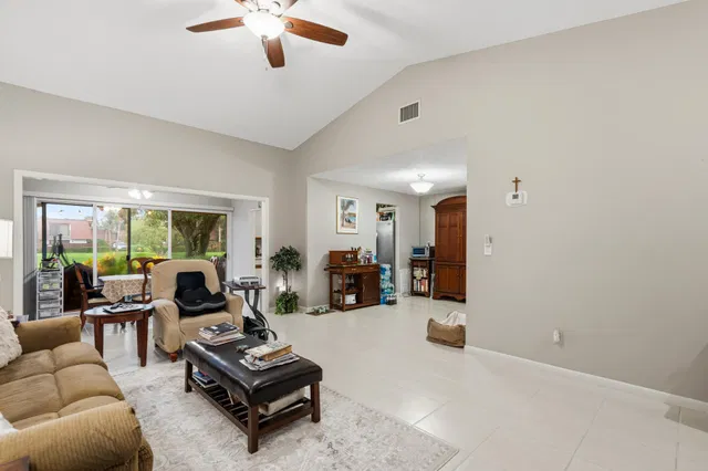  Residence photo 9