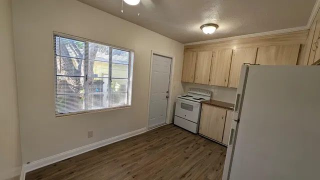  Residence photo 8