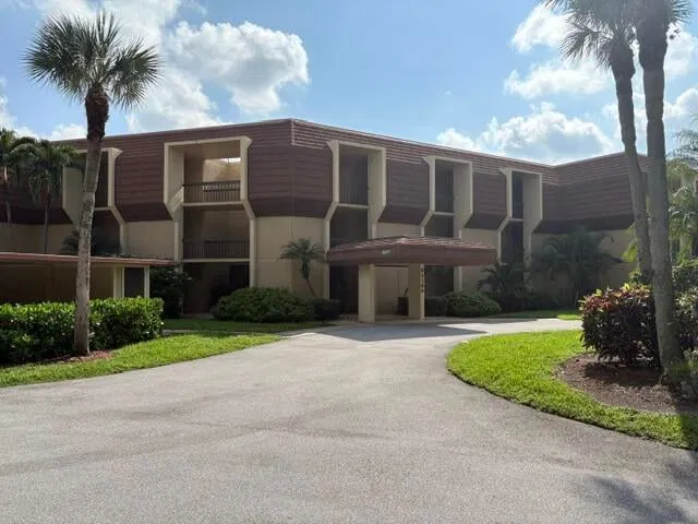 Unit 216 photo 12