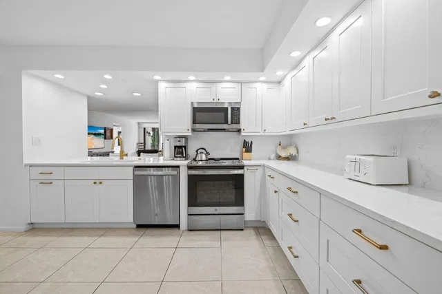 3420 S Ocean Unit 3P photo 3