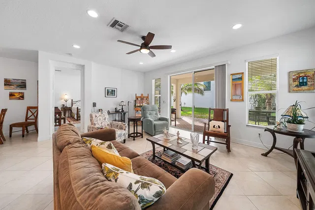 Residence photo 11
