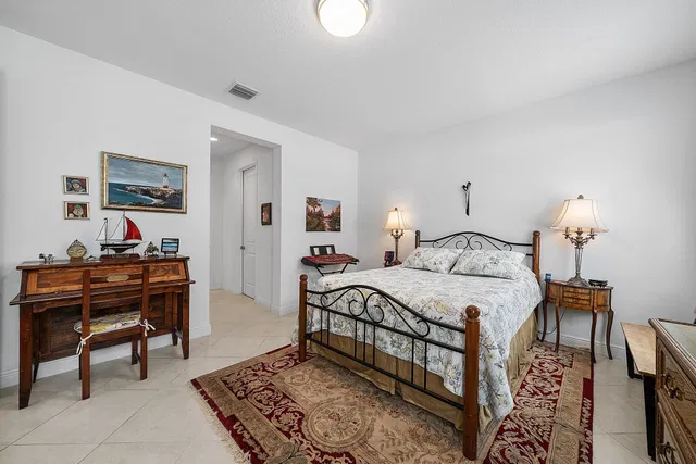 Residence photo 16