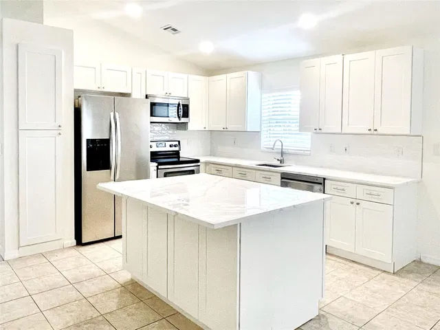  Residence photo 6