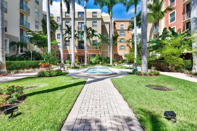 Courtyards in Cityplace Unit 433 photo 3