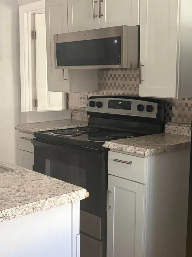 Unit 15 photo 16