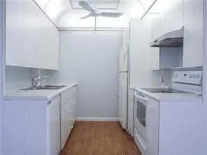 Unit 2055 photo 3