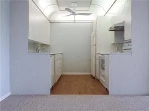 Unit 2055 photo 5
