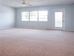 Unit 2055 photo 8