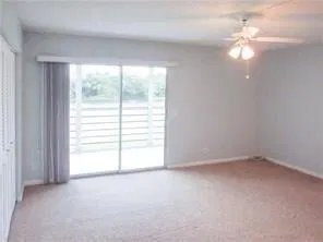 Unit 2055 photo 11