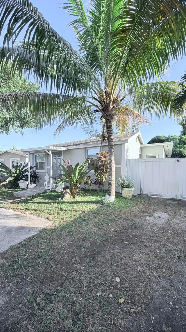 Residence photo 5