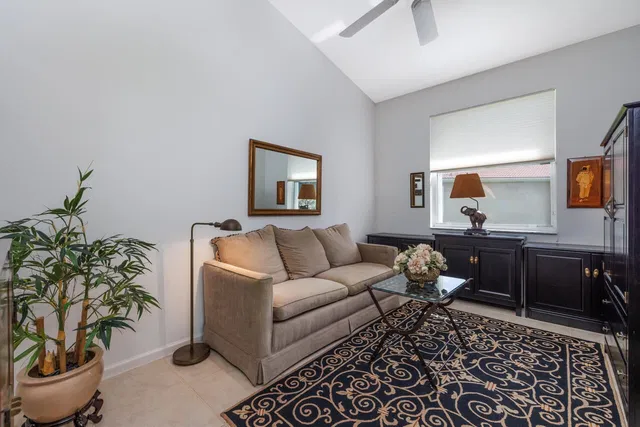 Residence photo 3