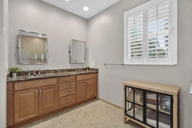 Residence photo 32