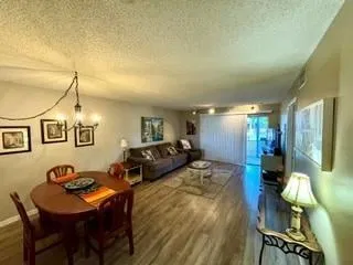 Residence photo 2