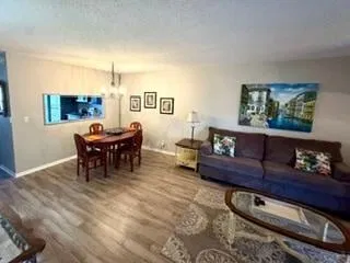 Residence photo 3