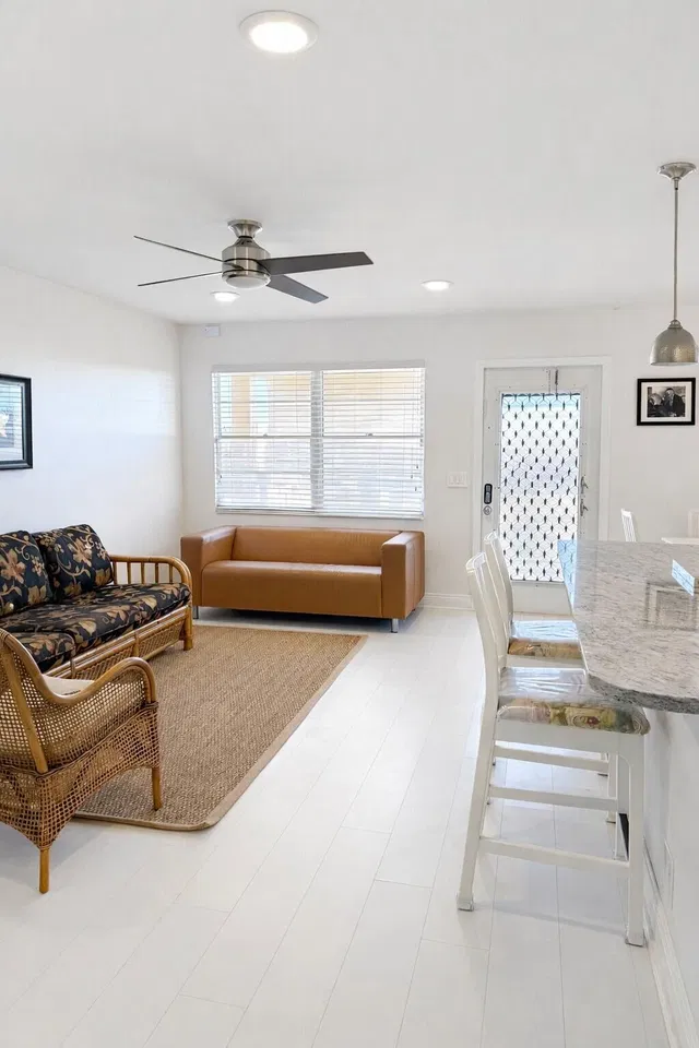 Residence photo 3