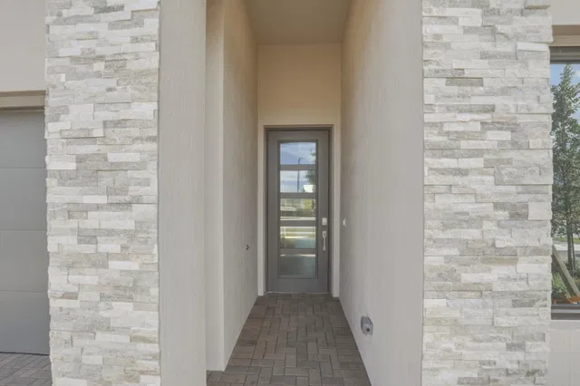 Residence photo 3