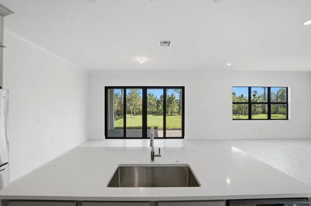 Residence photo 9