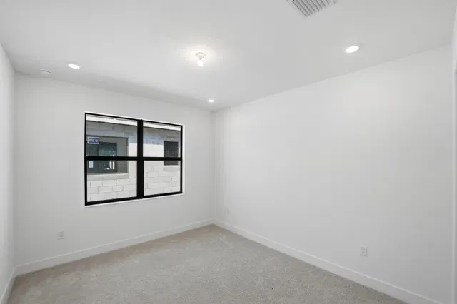 Residence photo 32