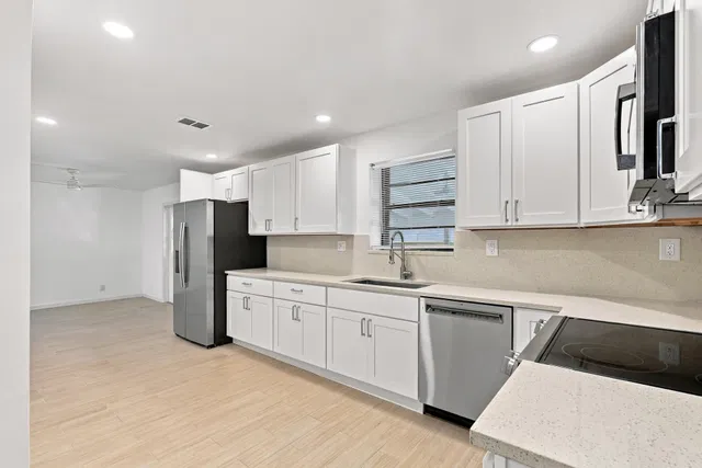 Residence photo 2