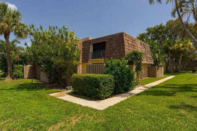 Residence photo 2