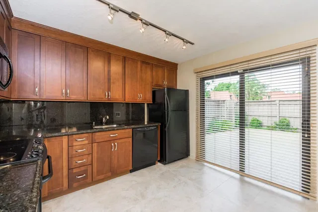 Residence photo 6