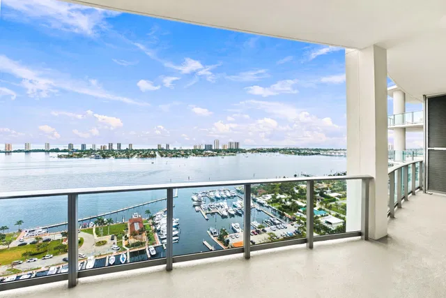 Nautilus 220 Unit 2306 photo 3