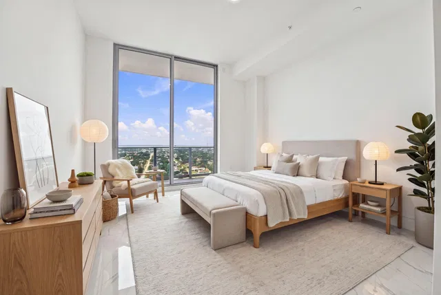 Nautilus 220 Unit 2306 photo 12