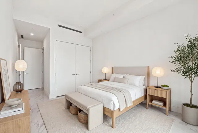 Nautilus 220 Unit 2306 photo 25