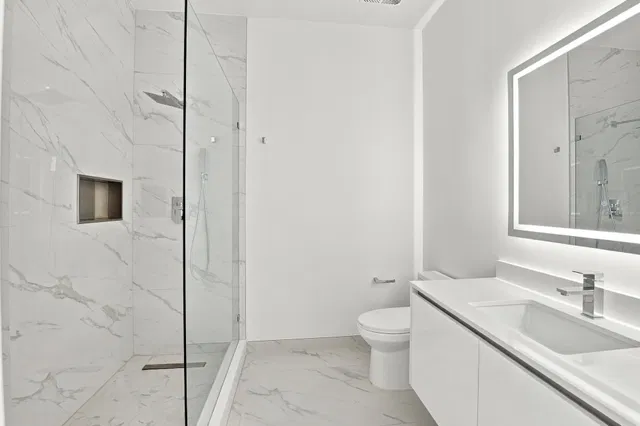 Nautilus 220 Unit 2306 photo 26