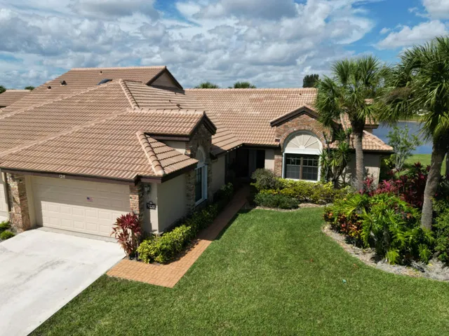 Residence photo 4