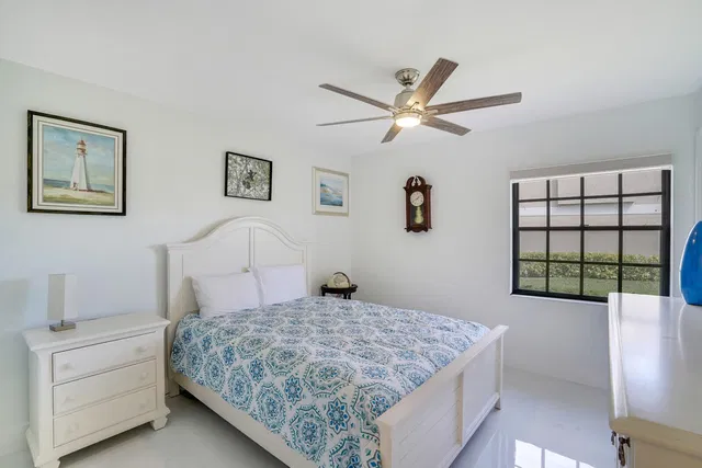 Residence photo 17
