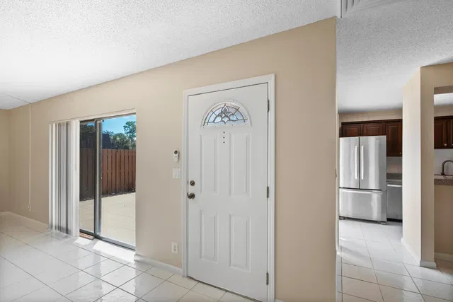 Unit 821 photo 5