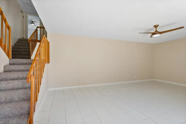 Unit 821 photo 6
