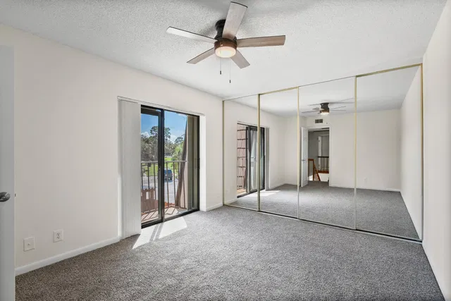 Unit 821 photo 17