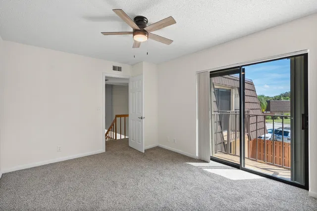 Unit 821 photo 19