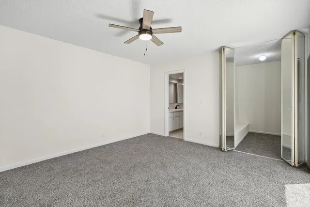 Unit 821 photo 20